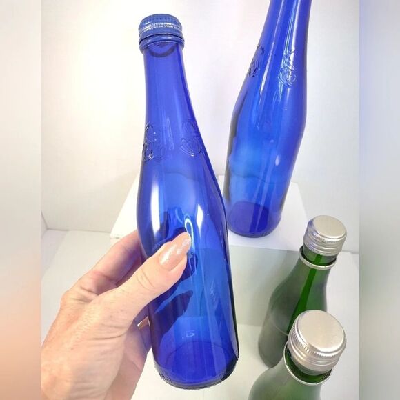 Green and Blue Glass Bottles with lids lot of 4 - Picture 10 of 11